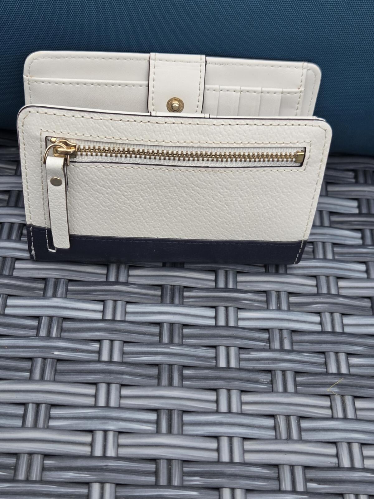 Kate Spade New York Grove Street Tellie Embossed Leather Wallet Black/Cement 067
