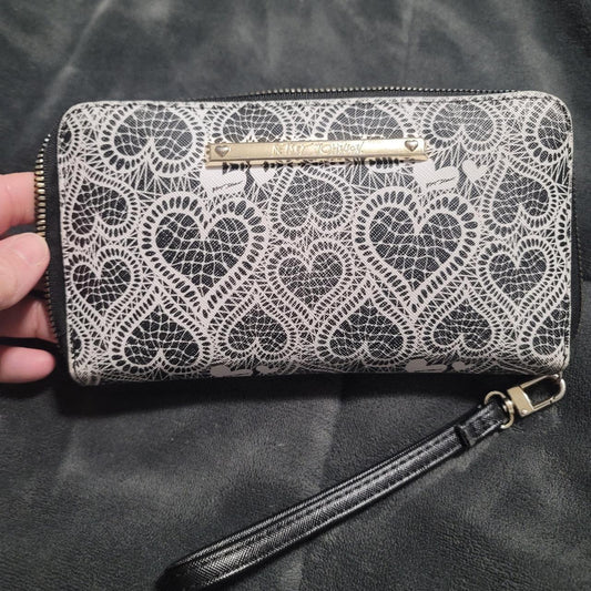 Betsey Johnson White Black Heart Lace Wristlet Zip Around Wallet Pouch