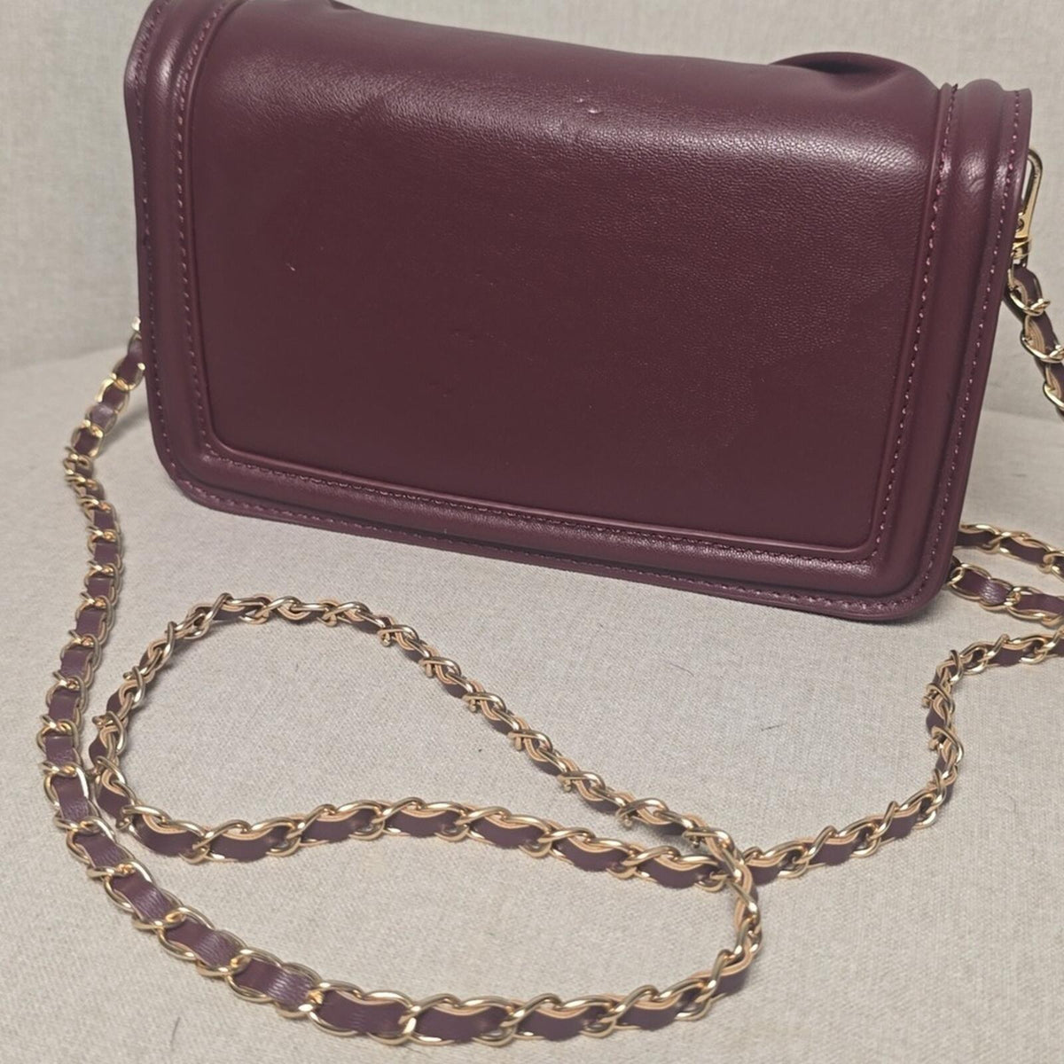 Badgley Mischka Burgundy Vegan Leather Ruched Crossbody Bag Gold Chain Strap