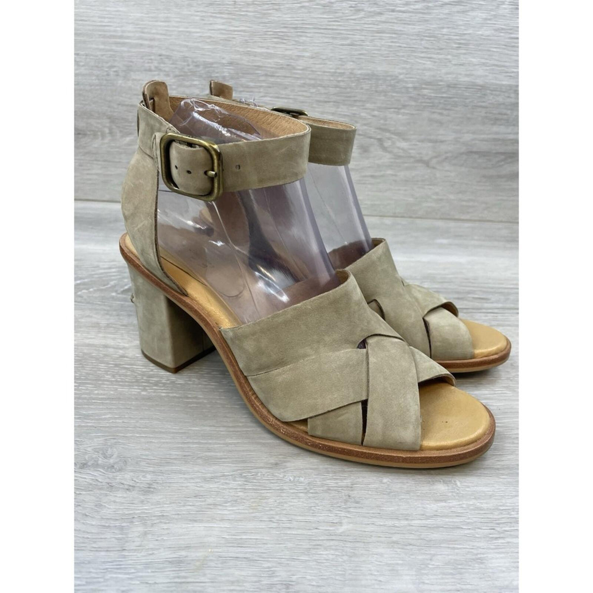UGG Women's Tan Suede Block Heel Sandals - Boho Summer Style Size 8.5