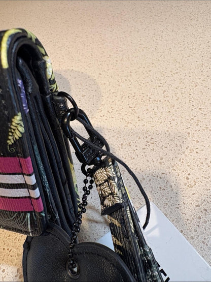 Steve Madden BLK Floral BKrissy Logo Trifold Wallet Wristlet