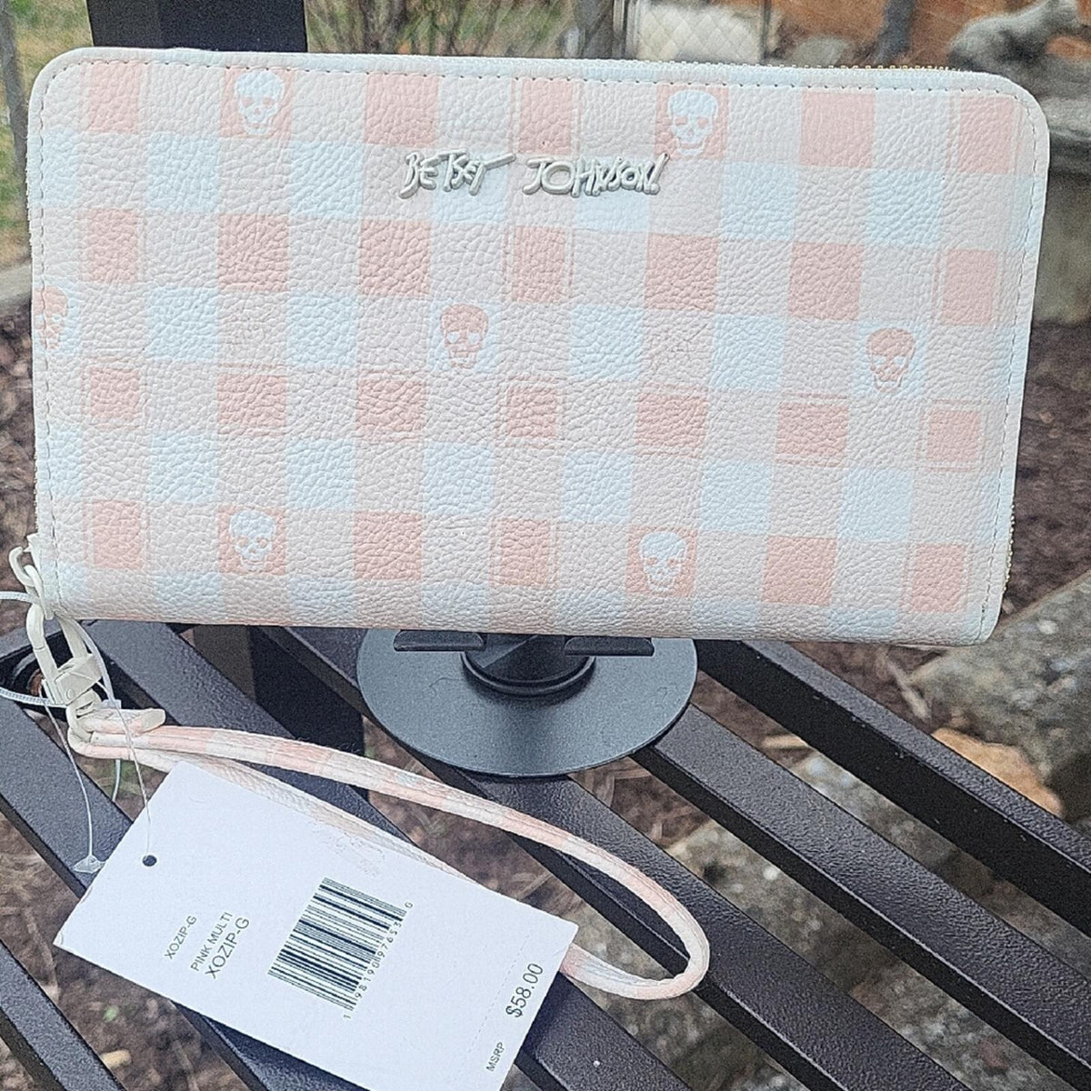 Betsey Johnson Pink and White Gingham Check Zip-Around Wristlet Wallet nwt