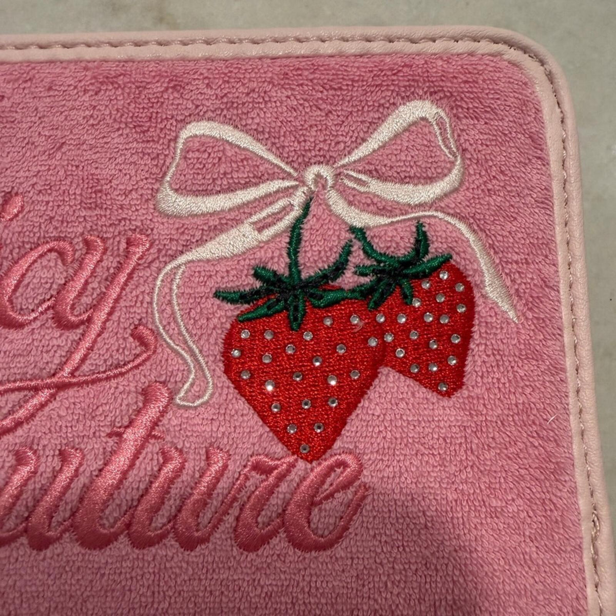 JUICY COUTURE STRAWBERRY WALLET! Zip w multiple compartments