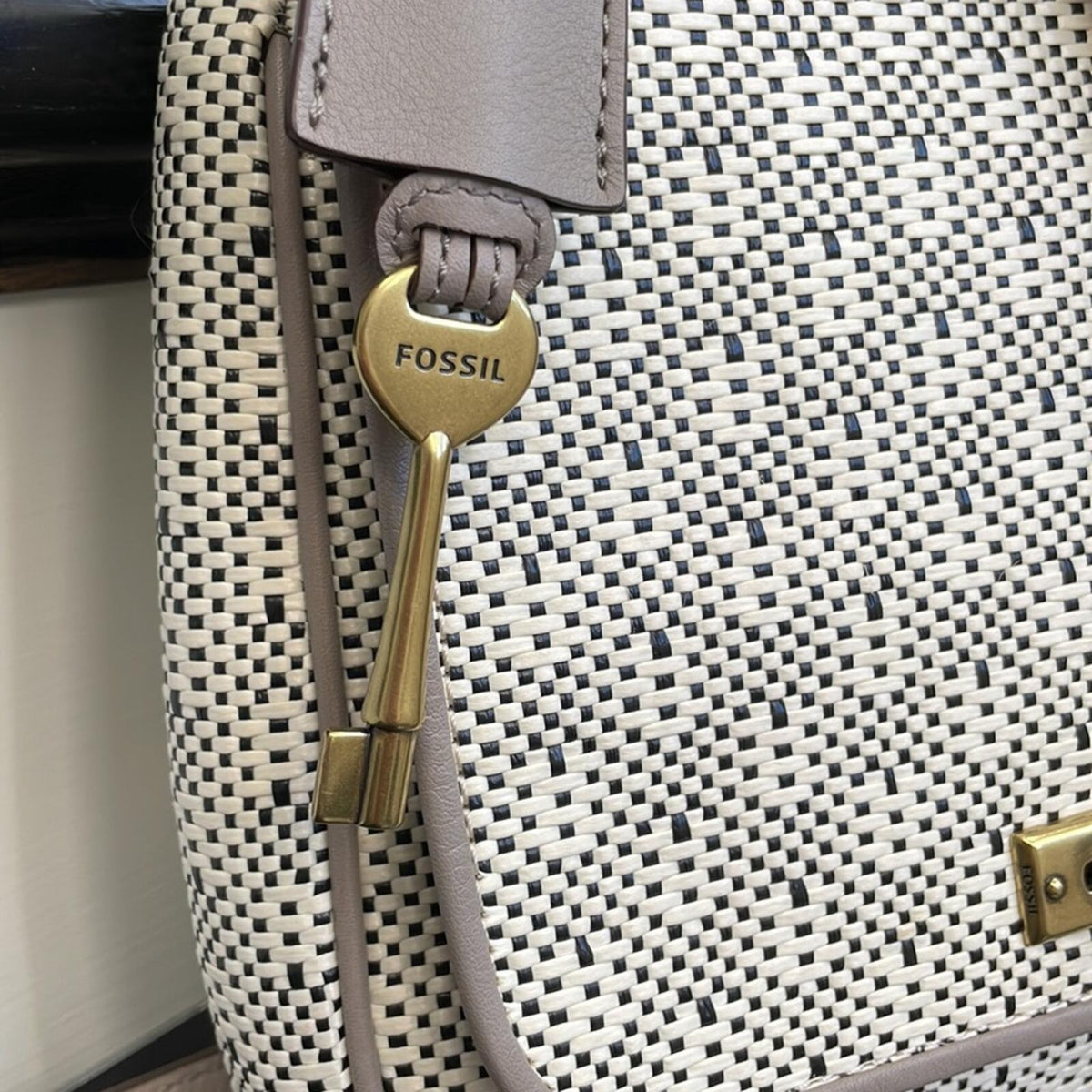 Fossil Canvas Leather Crossbody Satchel Key Charm Cream Tan