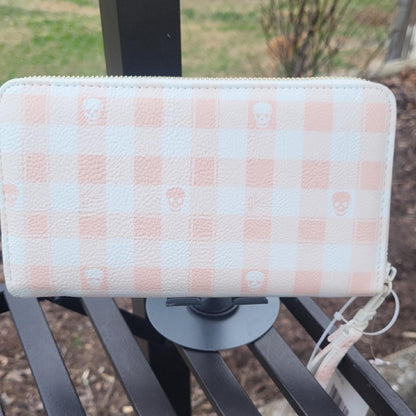 Betsey Johnson Pink and White Gingham Check Zip-Around Wristlet Wallet nwt