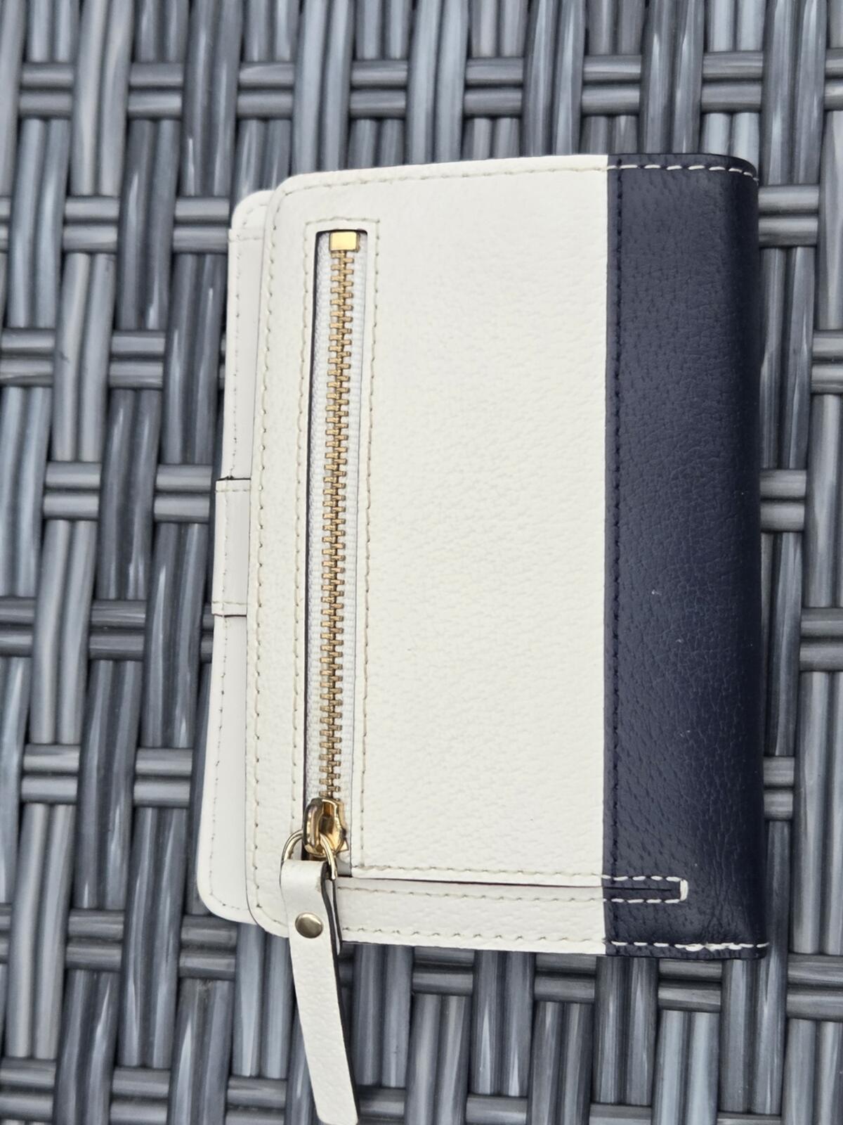 Kate Spade New York Grove Street Tellie Embossed Leather Wallet Black/Cement 067