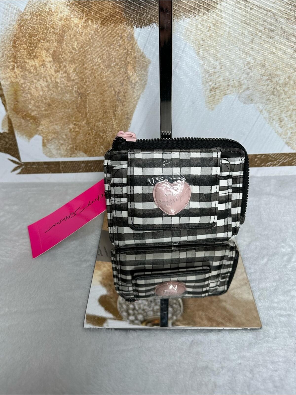 Betsey Johnson Black and White Gingham Zip Wallet with Pink Heart Detail NWT