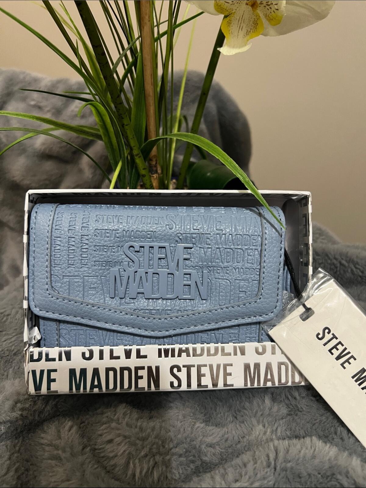 Steve Madden Denim Blue Boxed Brett Wallet - New With Tags