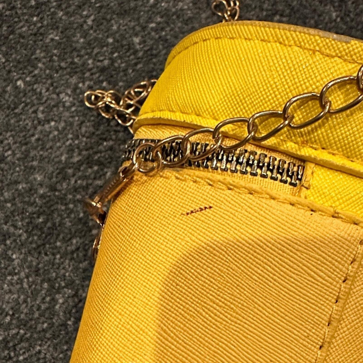 Yellow Popcorn Print Crossbody Bag with Gold Chain - Y2K Style Shoulder Purse
