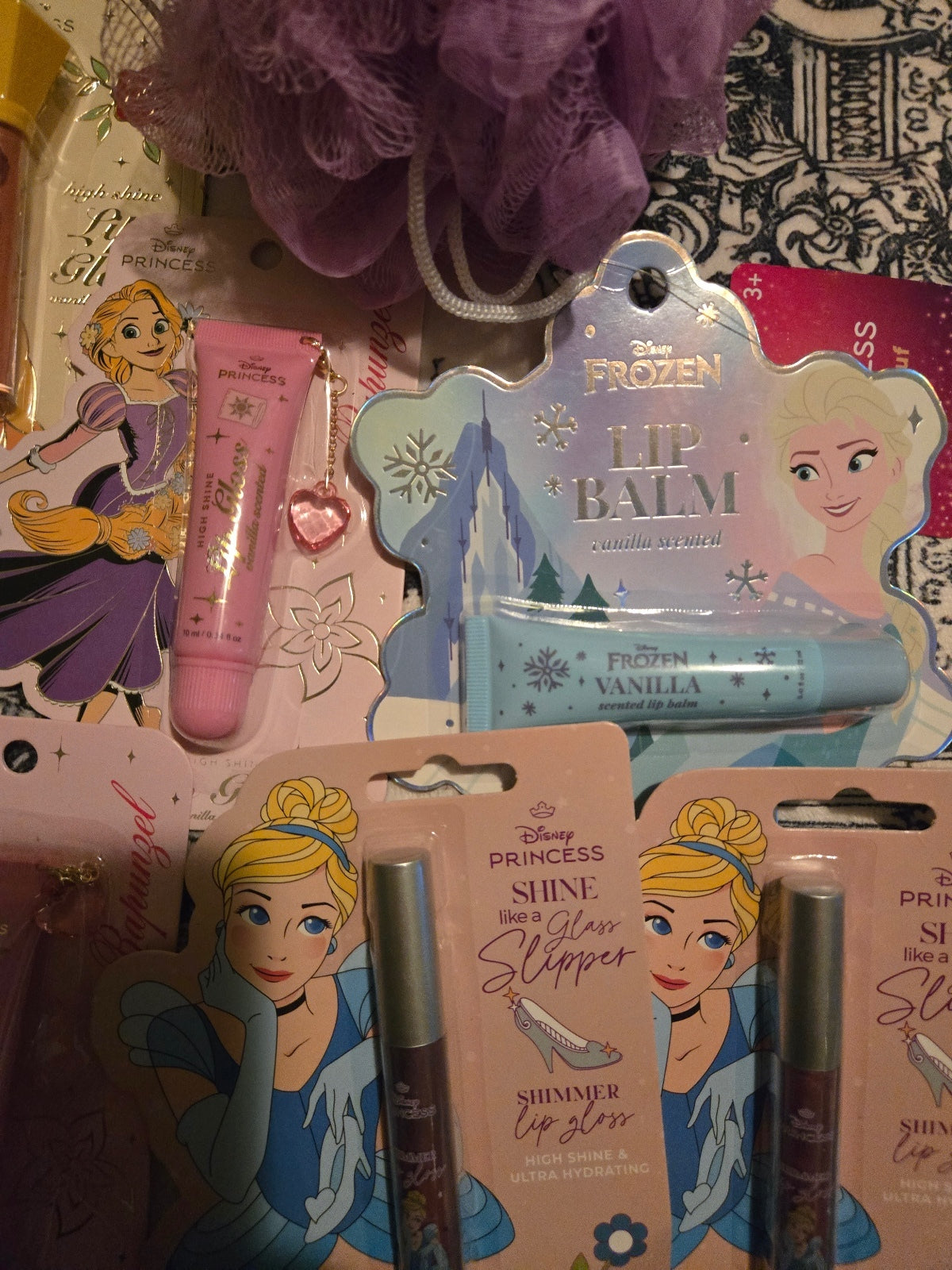 Disney Princess Kids Makeup and Bath Gift Set with Princess Themed Blanket