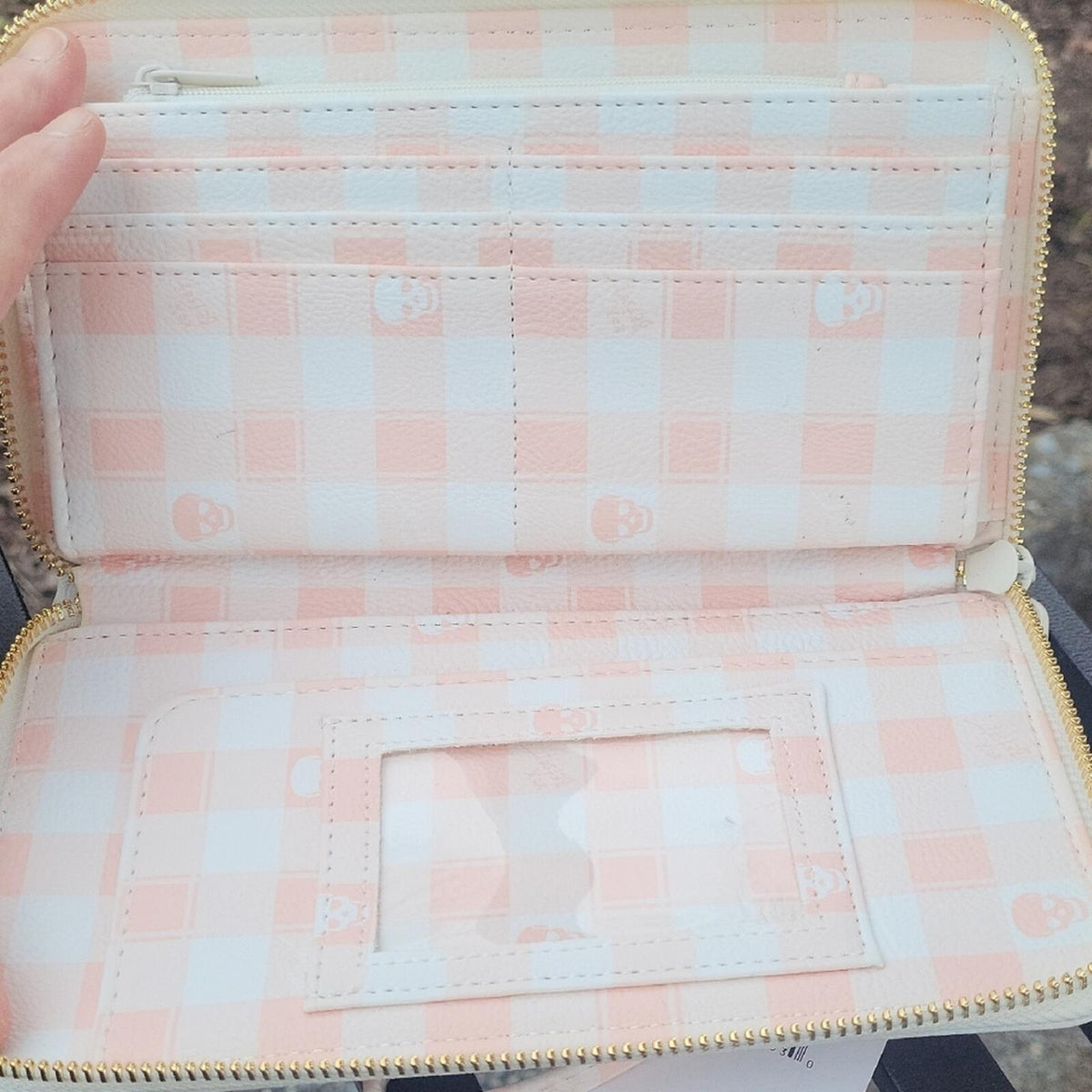 Betsey Johnson Pink and White Gingham Check Zip-Around Wristlet Wallet nwt