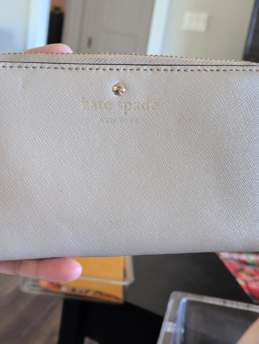 Kate Spade Staci Small Saffiano Leather Zip Around Bifold Wallet - Very Good