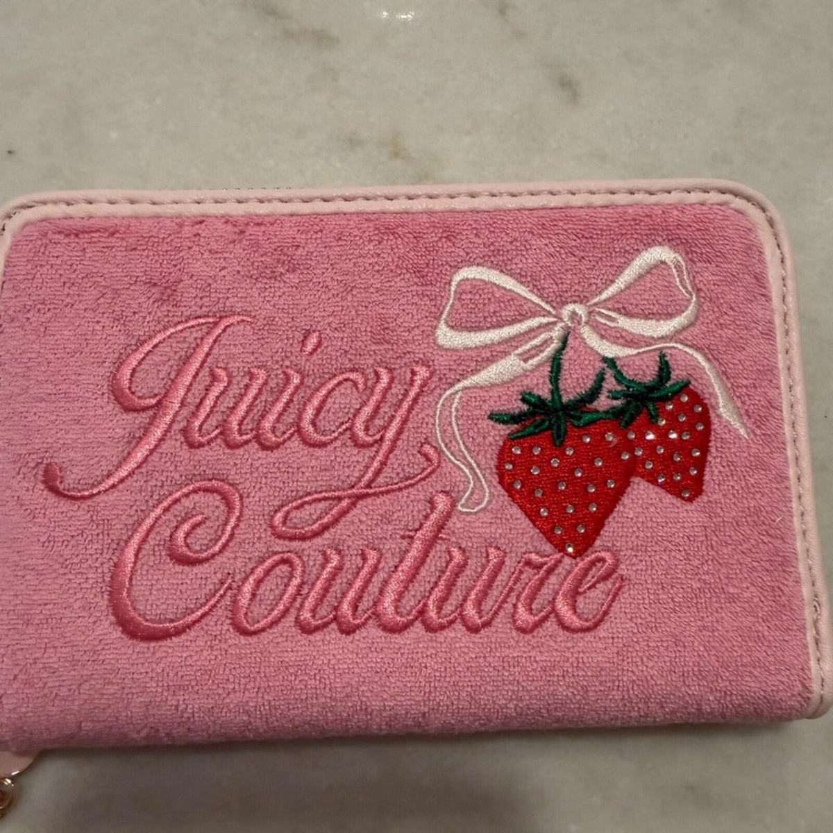 JUICY COUTURE STRAWBERRY WALLET! Zip w multiple compartments