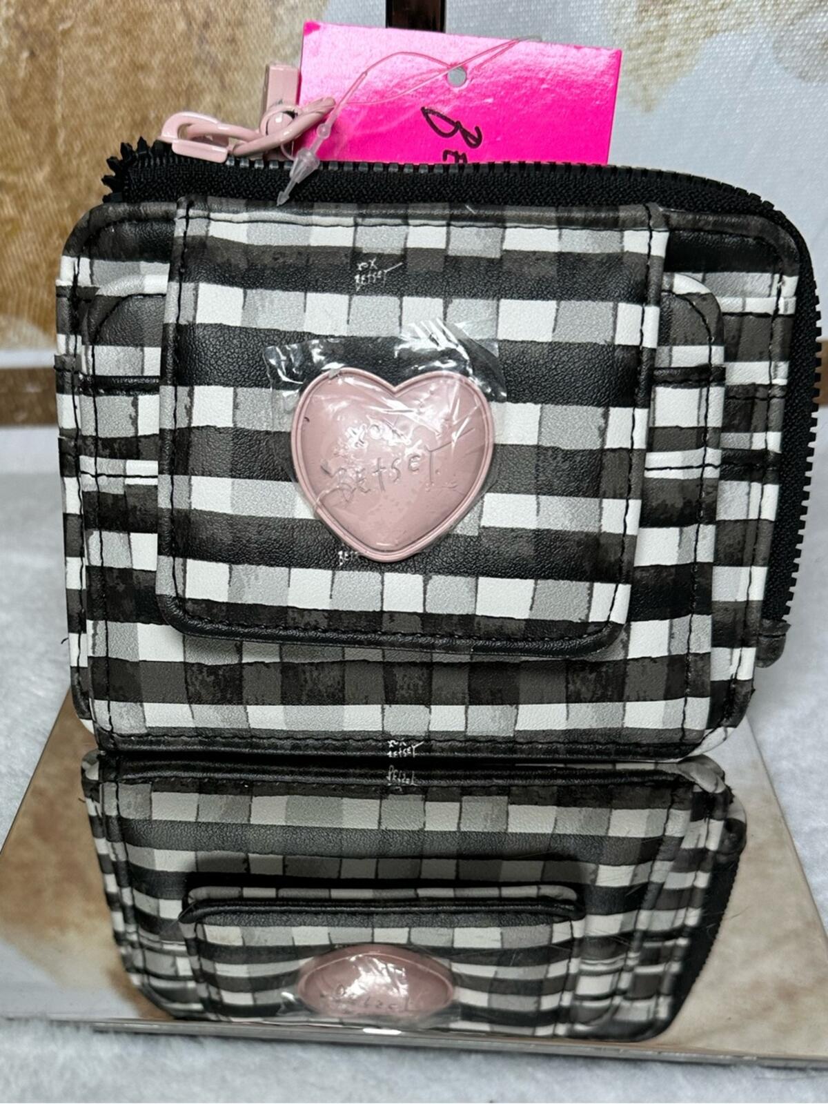 Betsey Johnson Black and White Gingham Zip Wallet with Pink Heart Detail NWT