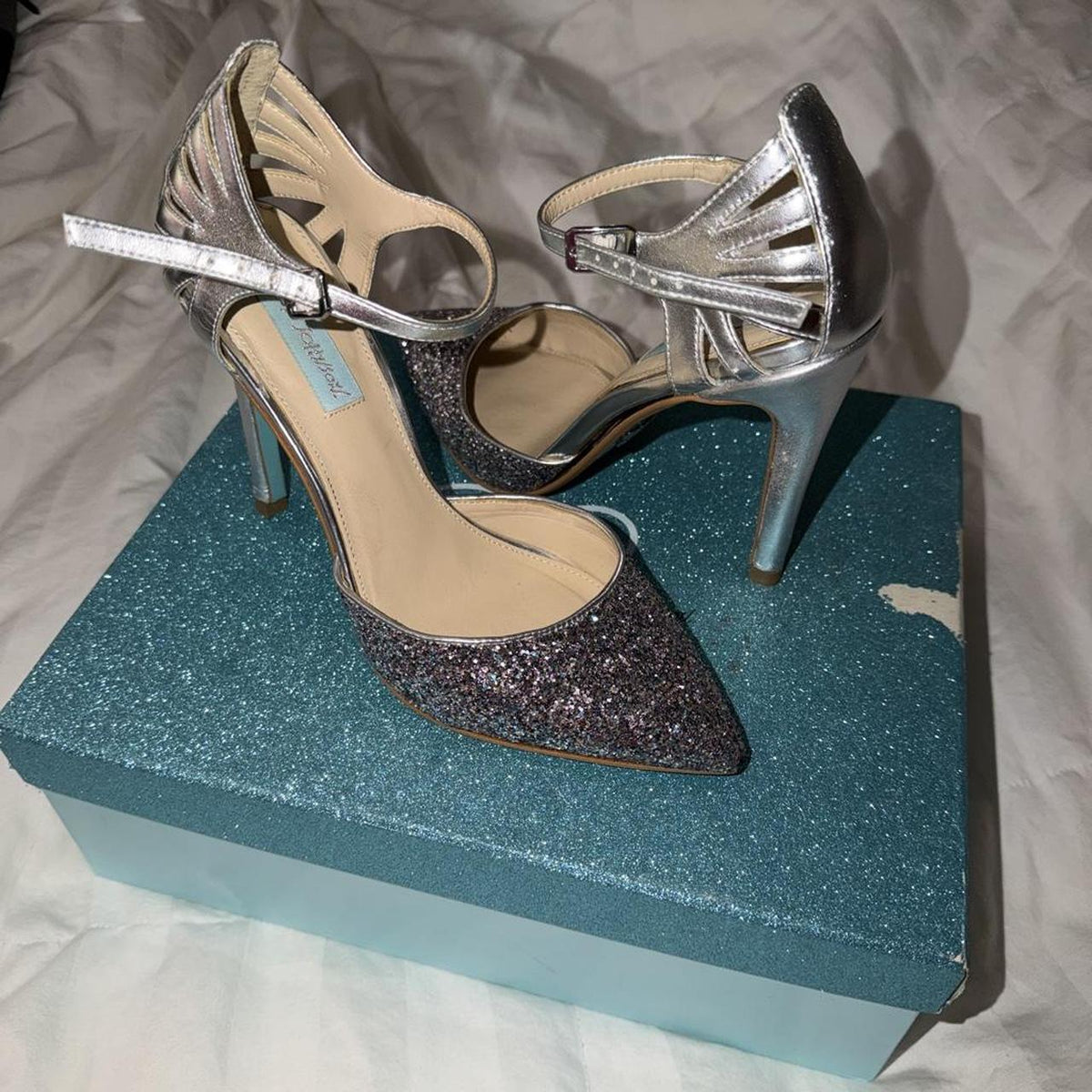 Blue by Betsey Johnson Silver Metallic Glitter Pointed Toe Heels Size 7.5