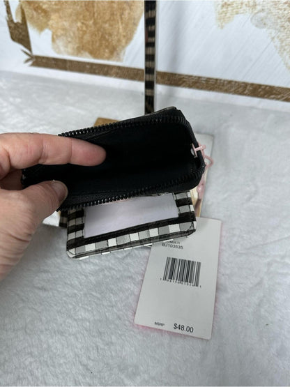Betsey Johnson Black and White Gingham Zip Wallet with Pink Heart Detail NWT